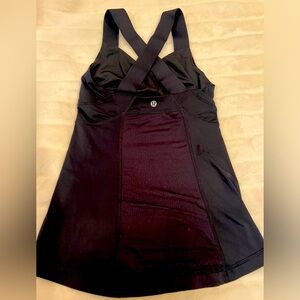 LuluLemon Cross Back Tank Size 2 - Great Condition